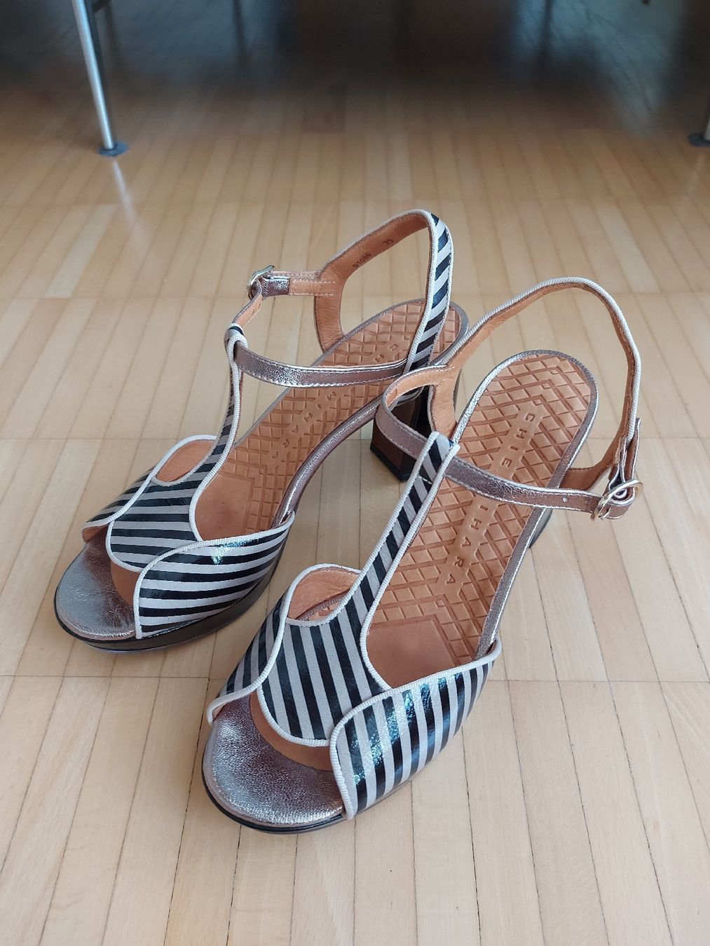 Chie Mihara Scarpe da donna: Chie Mihara, Sandalen, Grösse 39 – Nuovo (secondo la descrizione) da Oberengstringen venduto da PaolaDe 1