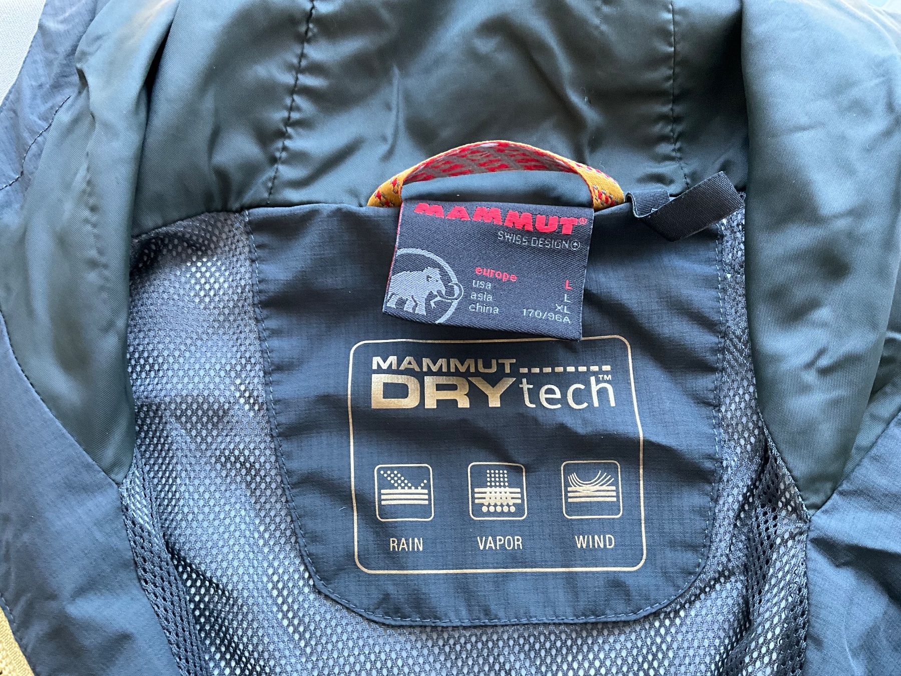 Mammut Giacche: Mammut RegenJacke Damen – Usato da Hunzenschwil venduto da heb_blr9 2