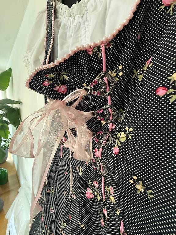 Vestiti: Dirndl von MarJo – Usato da Zürich venduto da Grit_M. 2