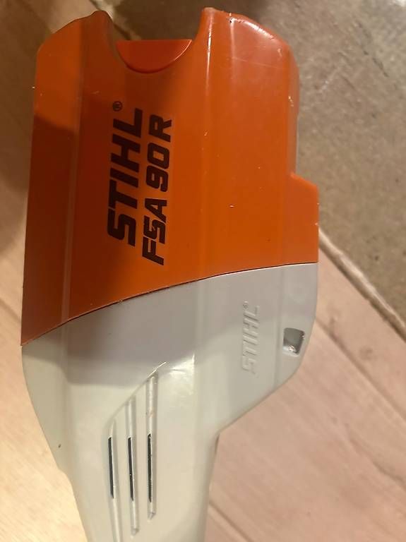 Tutte le macchine: Débroussailleuse STIHL 90 + Accu – Usato da Orbe venduto da launeu 1