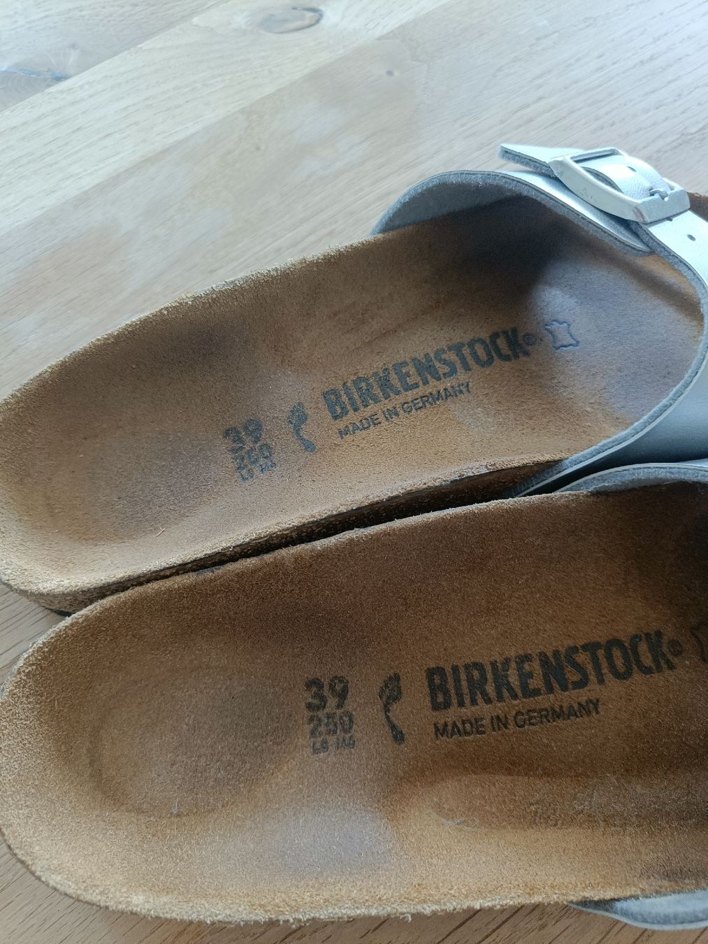 Birkenstock Scarpe da donna: Birkenstock Silber – Usato da Luzern venduto da noraelizabeth 2