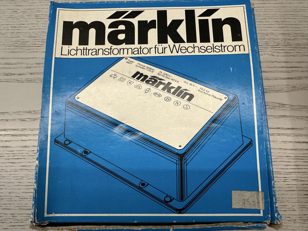 Märklin Modellini di ferrovie: Märklin 6611 Lichttransformator – Usato da Lupsingen venduto da New-Haven 1