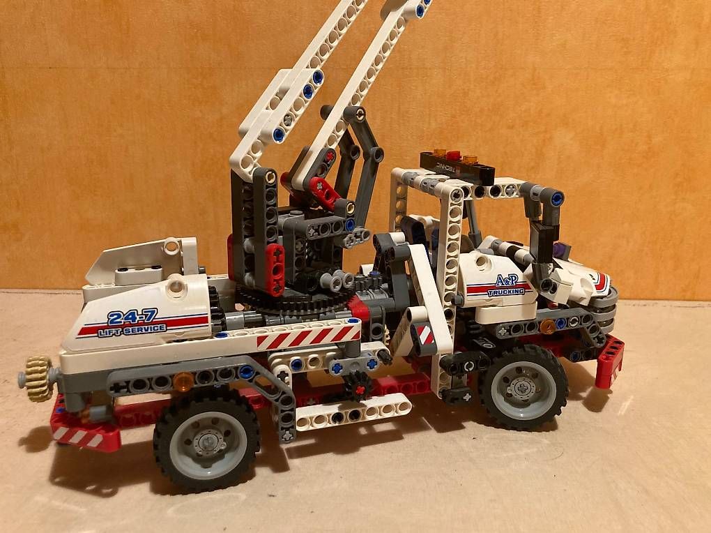 Lego Kit di costruzioni: LEGO Technic - Dépanneuse - Parfait état – Usato da Belmont-sur-Yverdon venduto da Manu1112 4