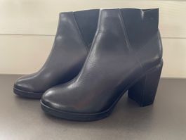 Lederstiefelettem