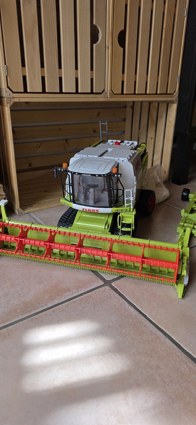 Giocattoli: Claas Mähdrescher – Usato da Mühlethurnen venduto da sabrina14 1