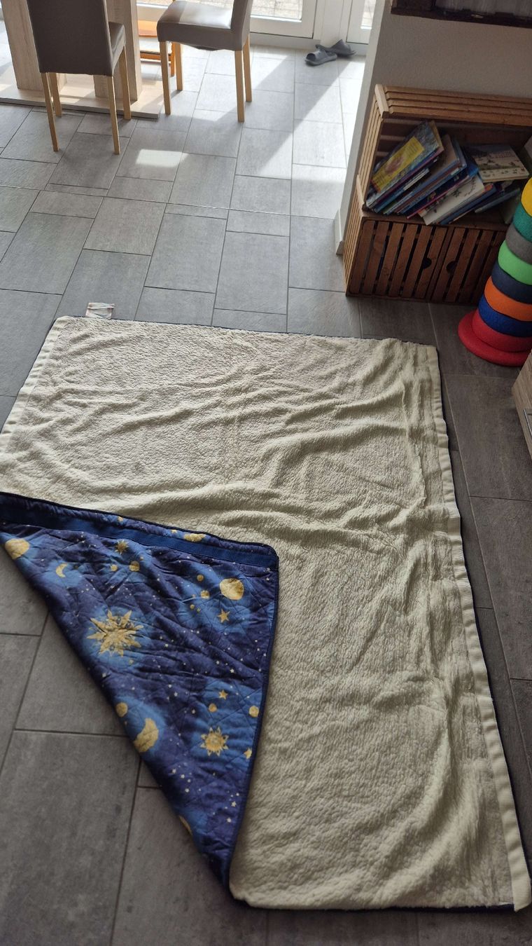 Coperte: Kuschelige Decke – Usato da Steinen venduto da I_nikita_I