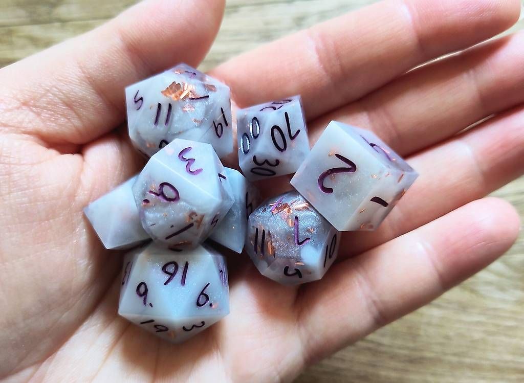 Giochi: Lot dés JDR artisanaux neufs – Nuovo e nell'imballaggio originale da Yvonand venduto da rox_8y69 1