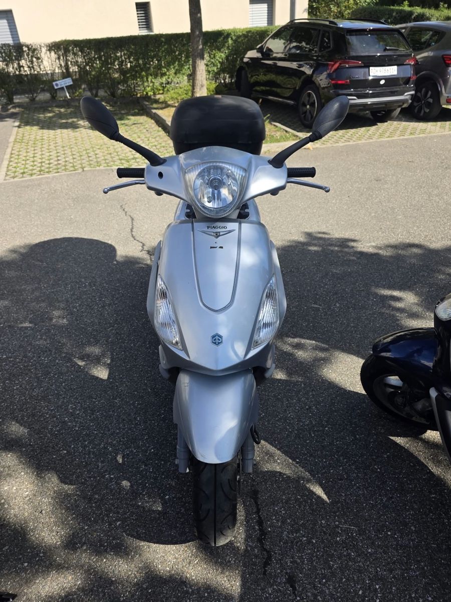 Piaggio Scooters: PIAGGIO FLY 125 CC – Defekt aus Winterthur von Fabio_46