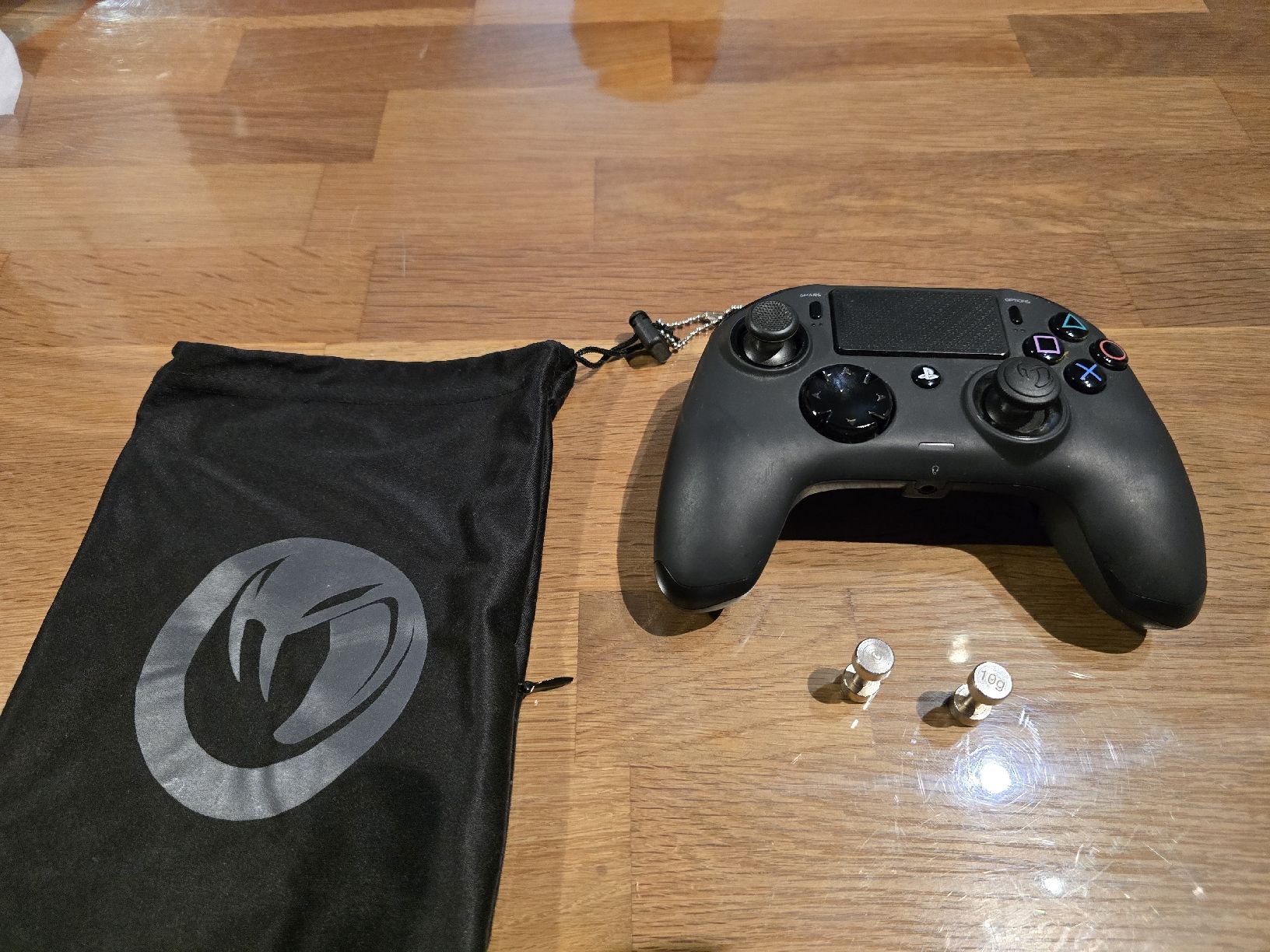 Controller: Nacon Revolution Pro Controller 2 – Neu (gemäss Beschreibung) aus Basel von rev_26s7 3