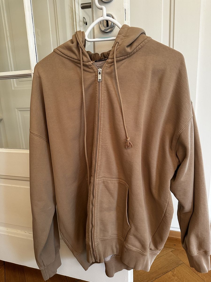 Brandy Melville Maglioni & Felpe: Sweat à capuche marron, brandy Melville  – Nuovo (secondo la descrizione) da Lausanne venduto da eli_my5z