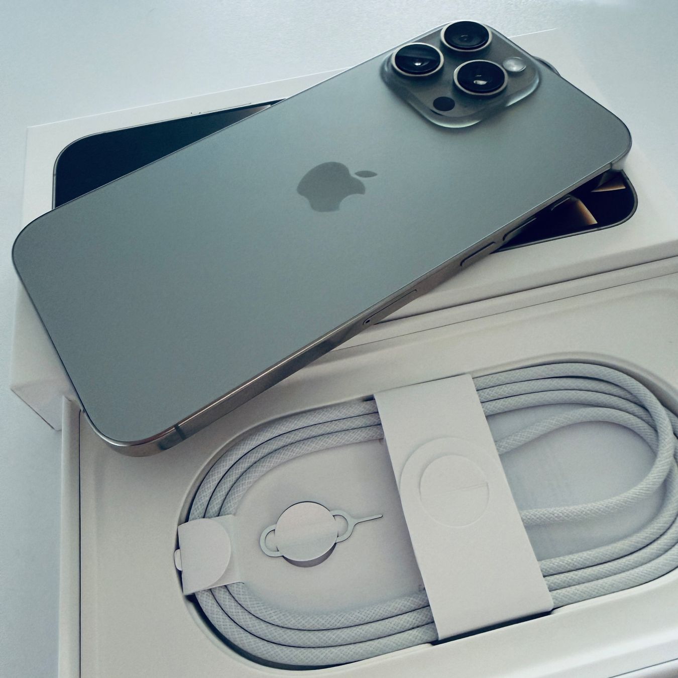 Apple Handys / Smartphones: iPhone 16 Pro Max 256GB Natural, Garantie 07.2027 TopZustand – Gebraucht aus Basel von MY.AIRPODS.SHOP 8