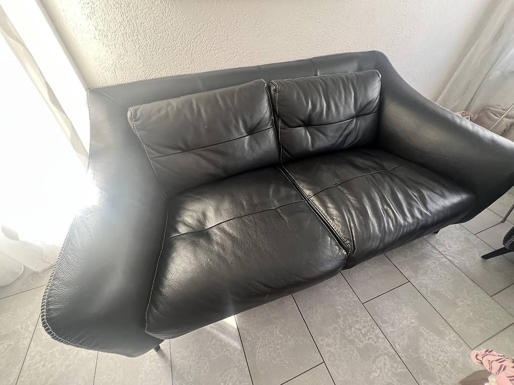 Divani: Sofa aus Echtleder schwarz – Usato da villmergen venduto da Giulau 1