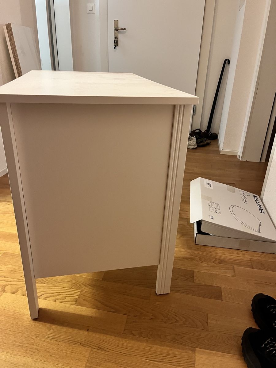 Schreibtische: Small white IKEA desk – Gebraucht aus Zürich von ame_69zd 3