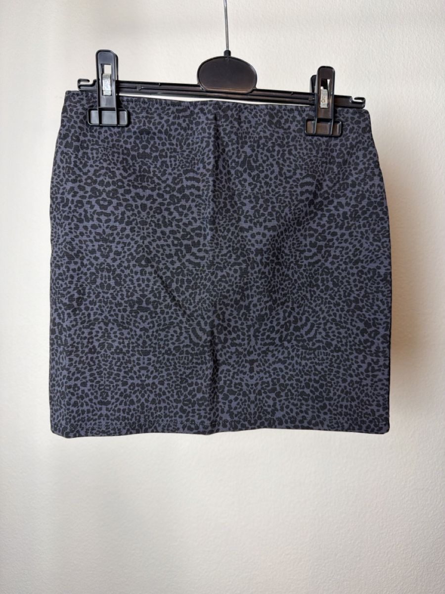 Bershka Jupes: Bershka Basic Rock – D'occasion à Bülach par rei_d6tw