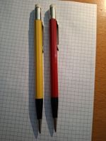 2 Kugelschreiber Rot Gelb USA guter Zustand 13cm  