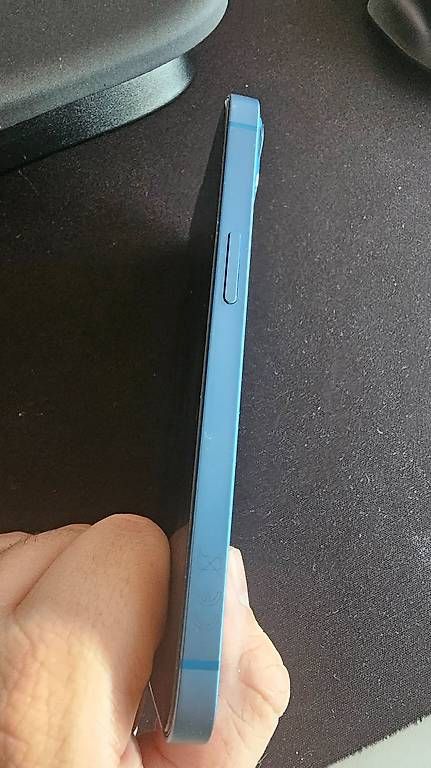 Telefoni cellulari / Smartphones: iPhone 13 - 128 GB – Usato da Cham venduto da ajdinzutic 4