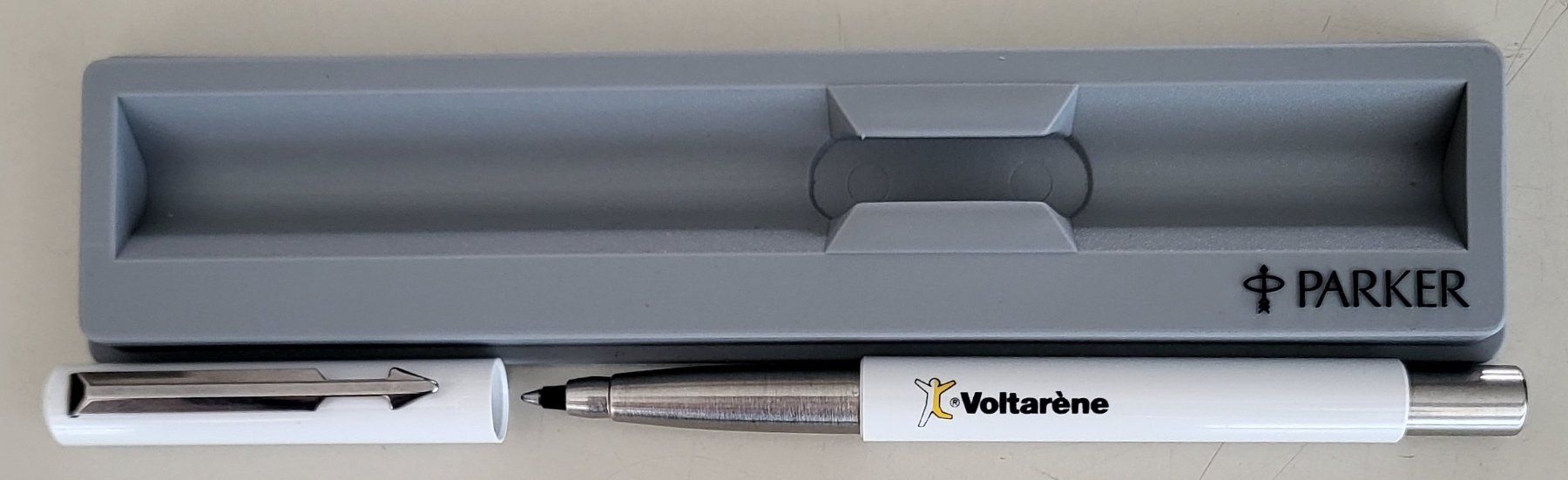 Parker Penna & Evidenziatori: Parker Vector Rollerball 0.8 mm con logo Voltarène – Nuovo e nell'imballaggio originale da Castione venduto da Argi_R 2