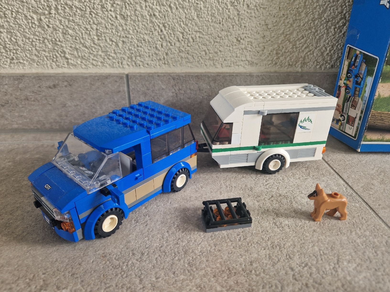 Lego Giocattoli: Lego City 60117 Van & Caravan – Usato da Henau venduto da ale_bc8n 2