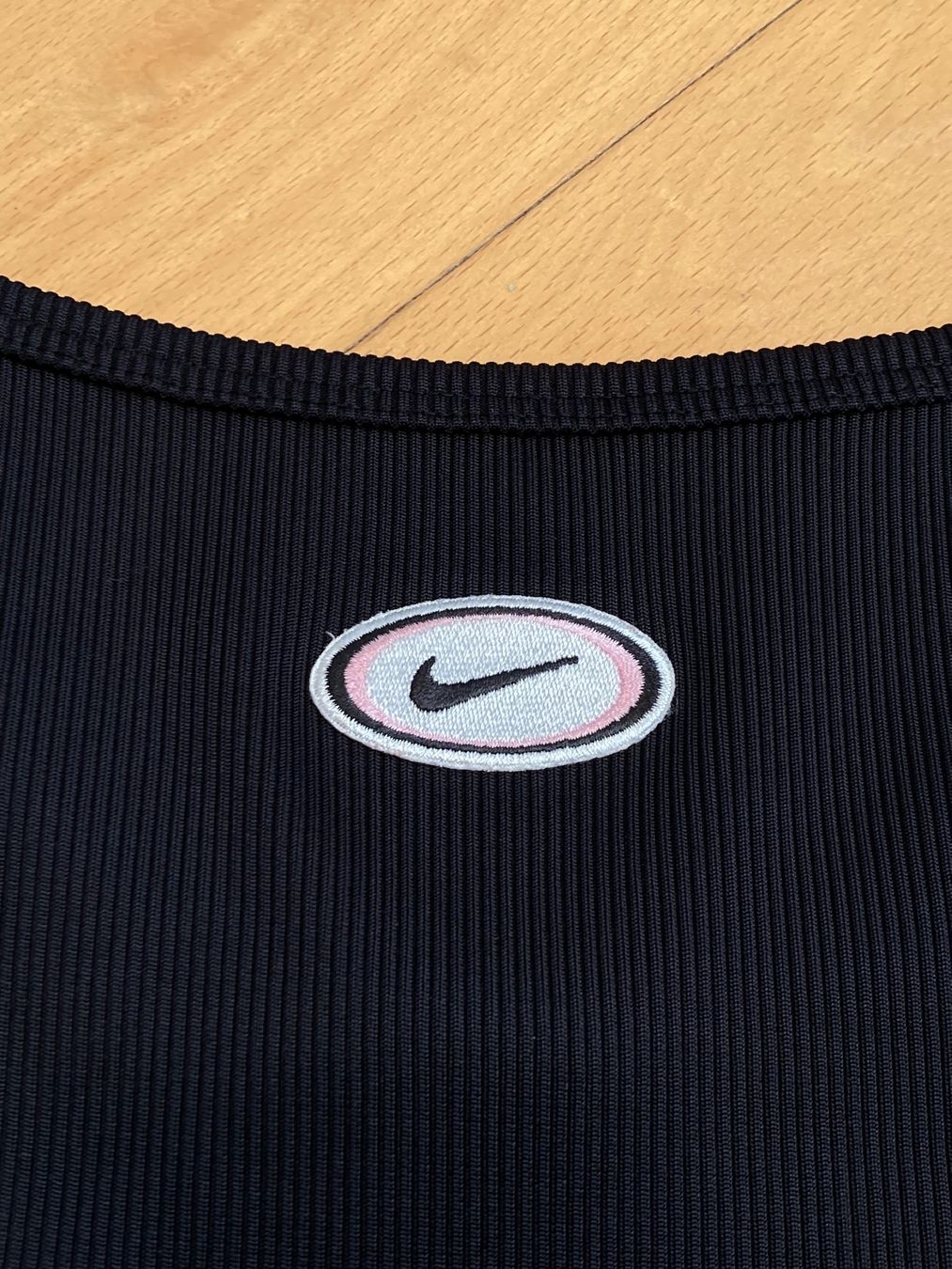 Nike Top: Vintage Y2K Nike Top Sz L – Usato da Zürich venduto da le_souk 2