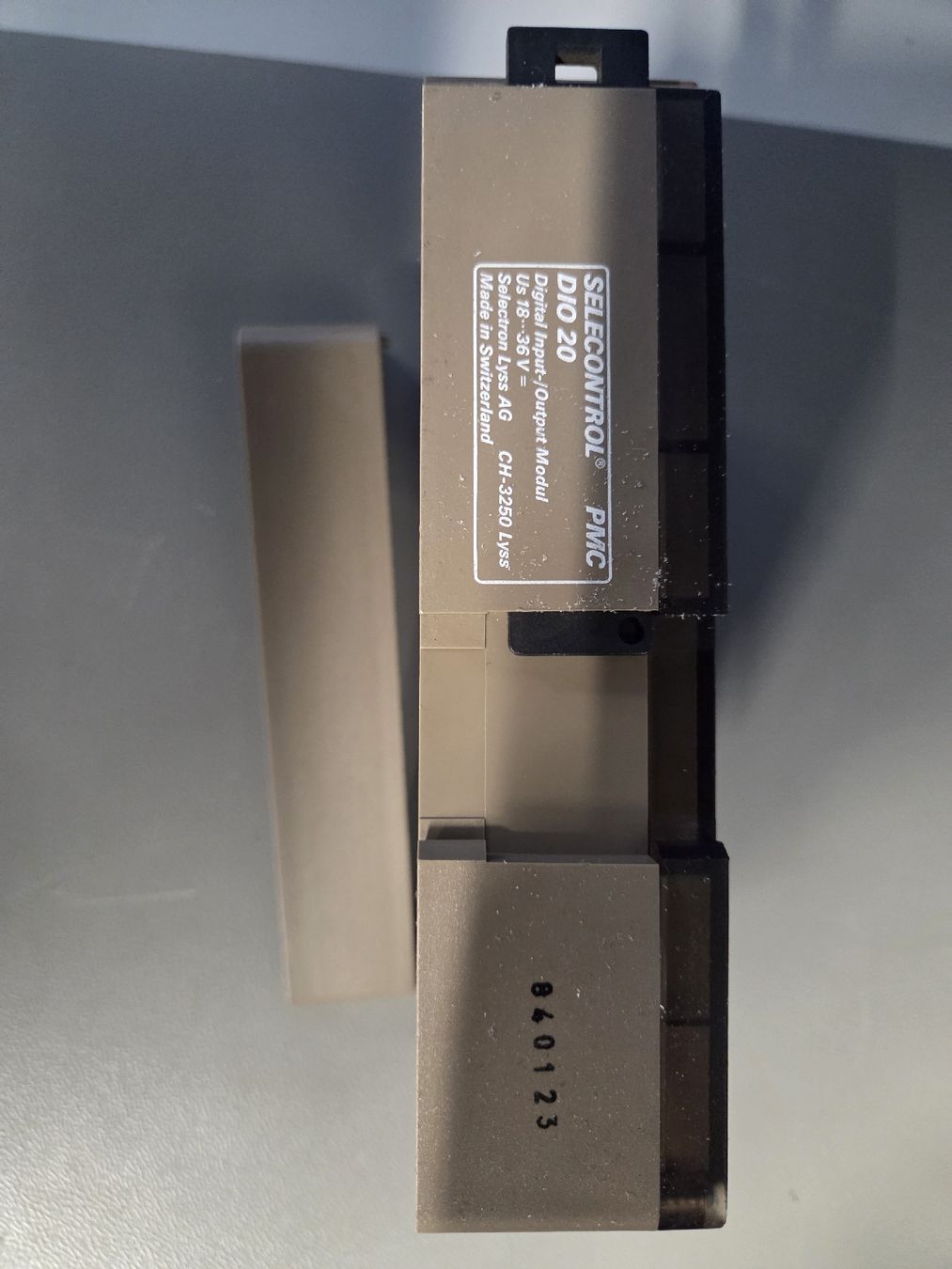 Elektronikbauteile: Module Selectron DIO 20 entrées sorties état correct – Gebraucht aus Corgémont von Couache 1