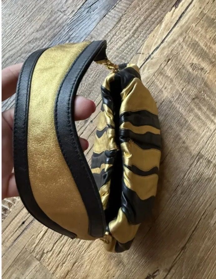 Prada Sacs femmes: Prada Handtasche – D'occasion à Zürich par Nel5 7