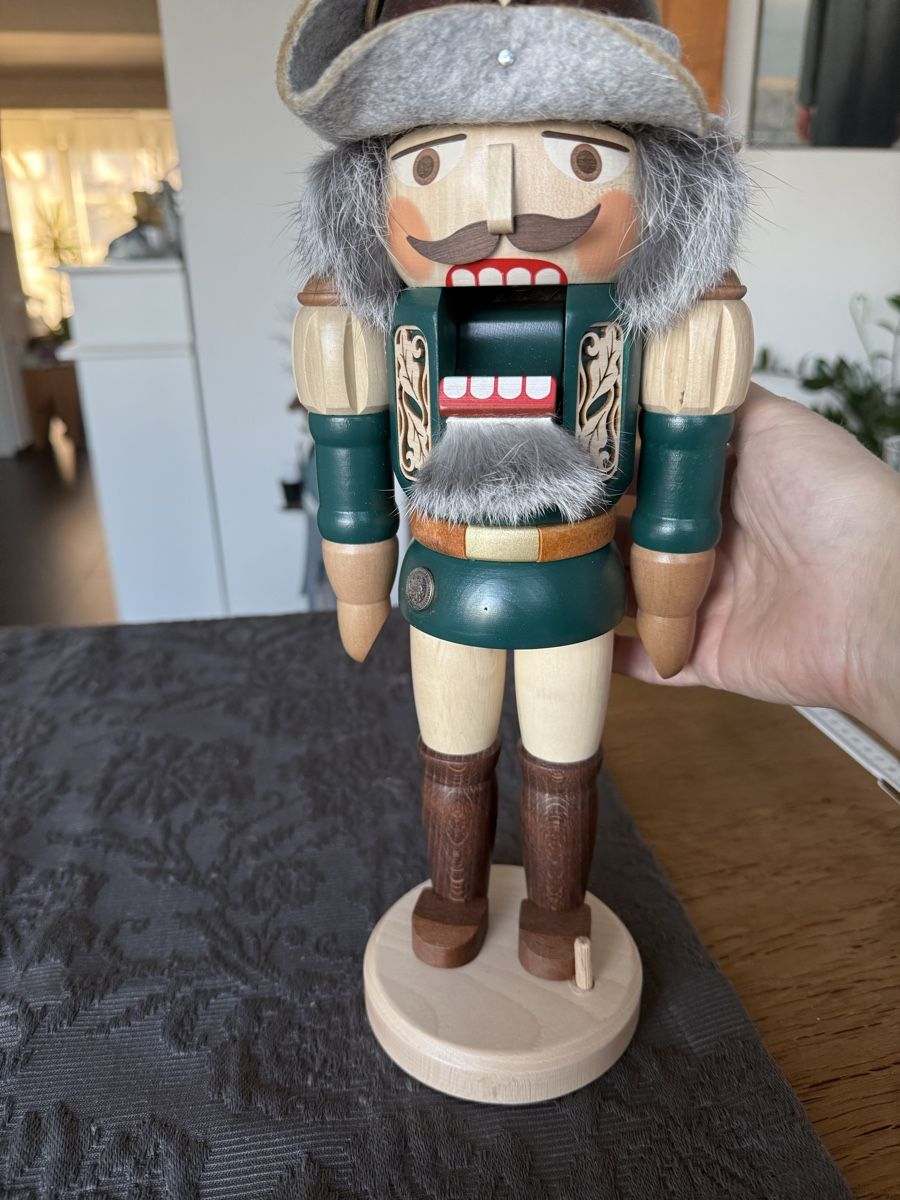 Statuette: Zeidler Nussknacker, Handmade  – Usato da Sirnach venduto da sirni 1