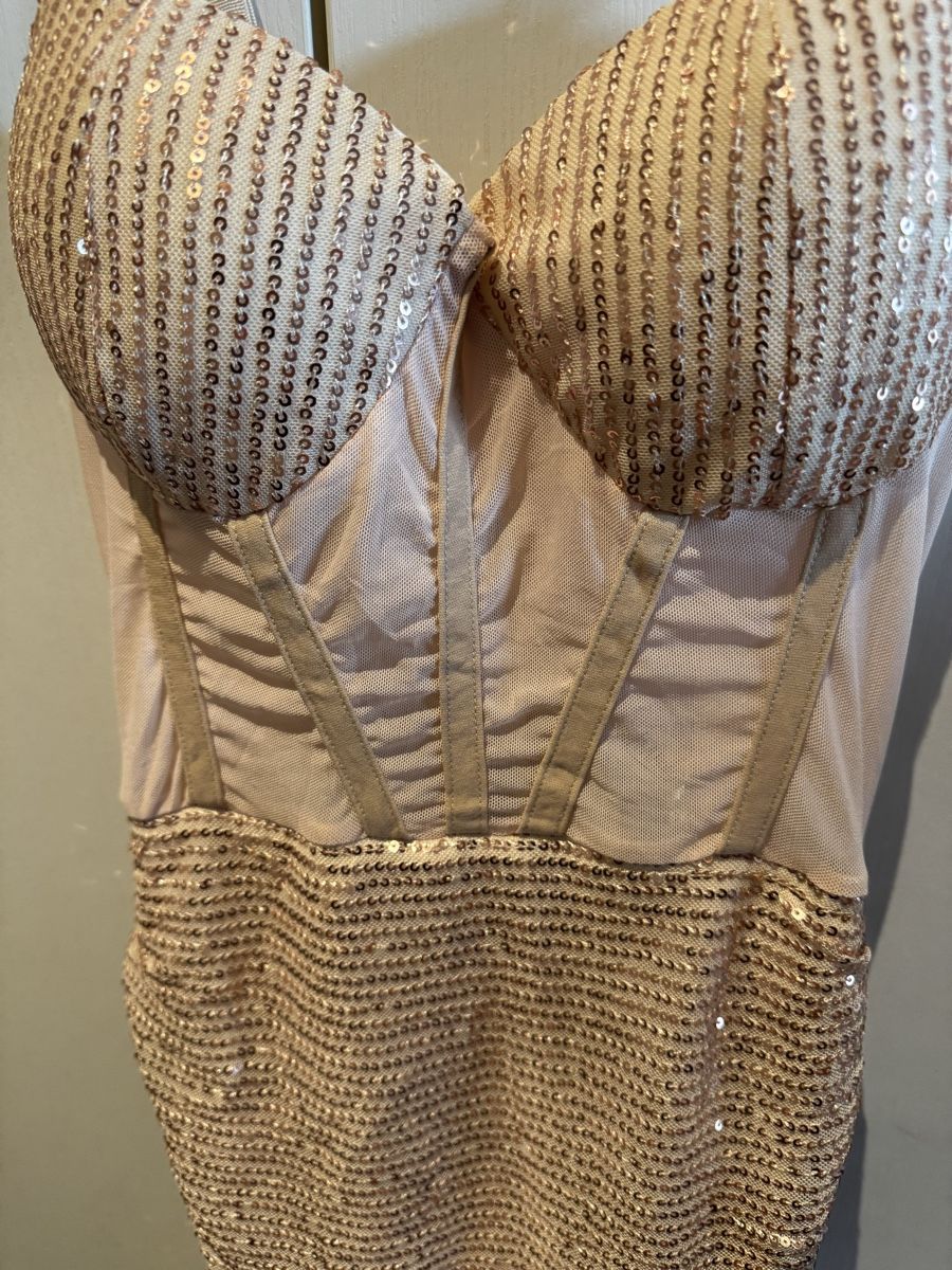 Vestiti: Robe dorée pailletée bustier Fly Mode S soirée chic – Nuovo (secondo la descrizione) da La Chaux de fonds venduto da car_f9yg 1
