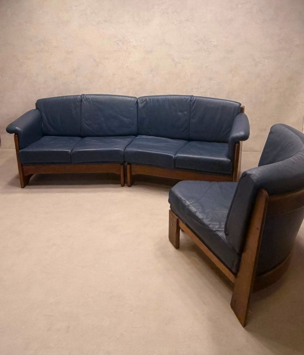 Divani: Dänisches Modul Ecksofa aus blauem Leder & Teakholz – Usato da Rickenbach ZH venduto da Der-Insider 5