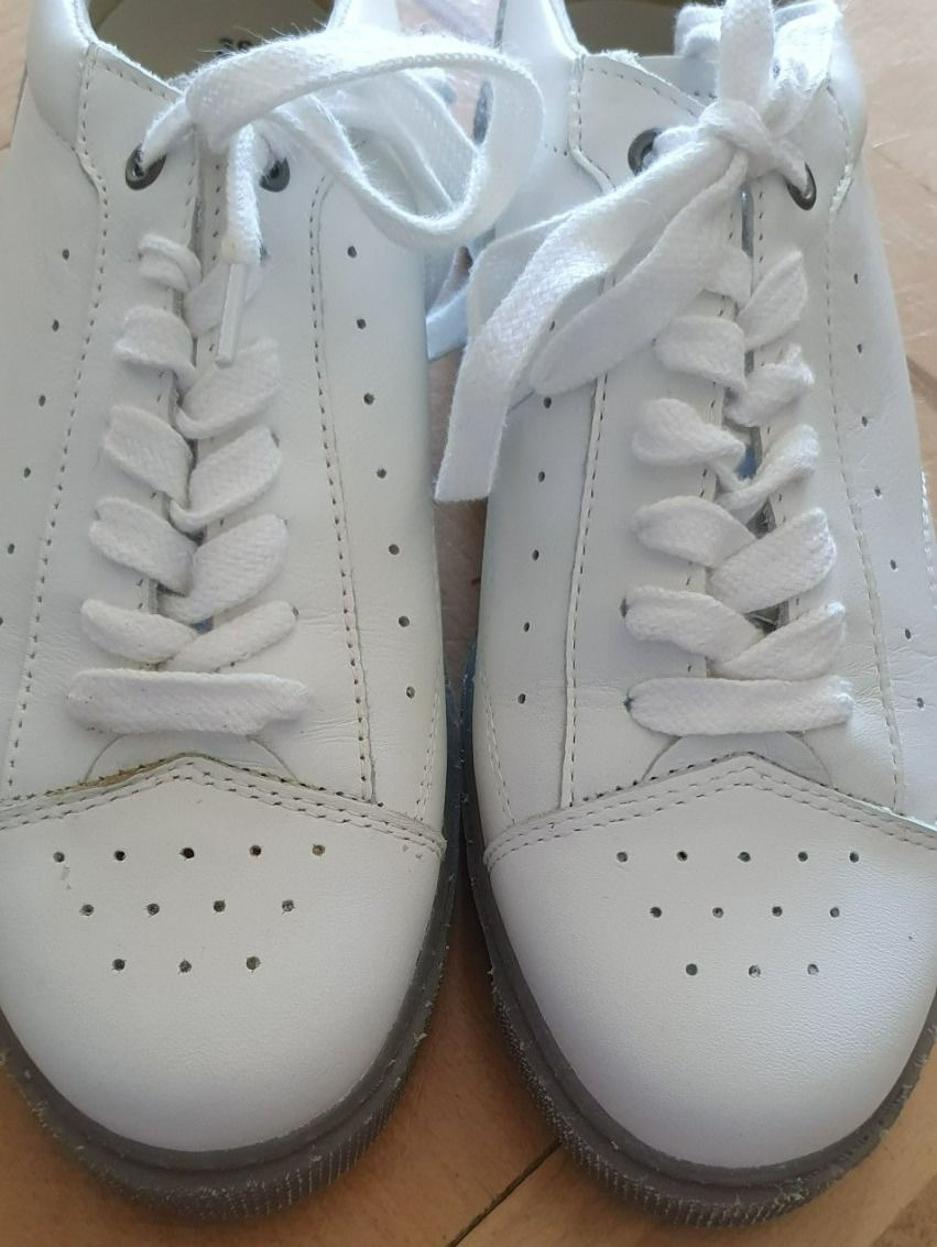 Tamaris Scarpe da donna: Tamaris Sneaker Weiss Gr. 38 – Nuovo (secondo la descrizione) da St. Gallen venduto da rid_2fs2 2
