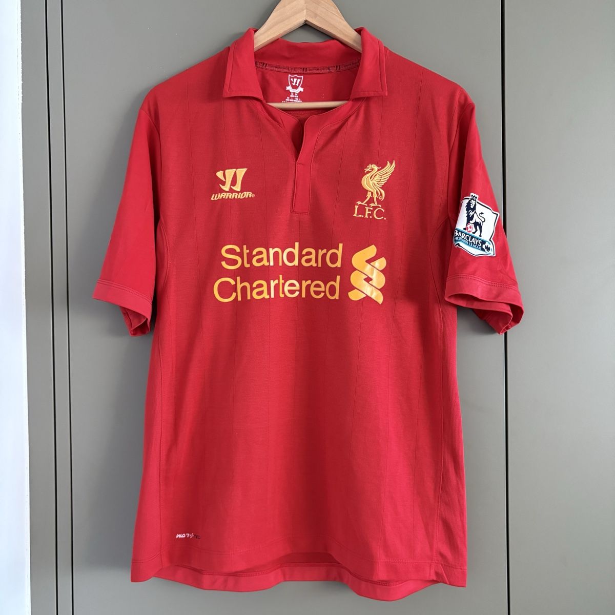 Liverpool Fc Canottiere & Pantaloni: Fc Liverpool Trikot Warrior Suarez – Usato da Winterthur venduto da LaBodega