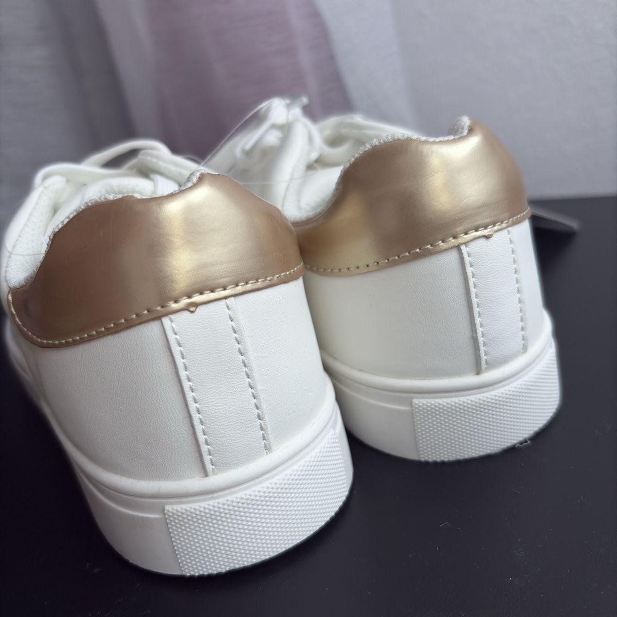 Chaussures femmes: Basket blanches doré – Neuf avec emballage d'origine à Moudon par TigerrrEye 2