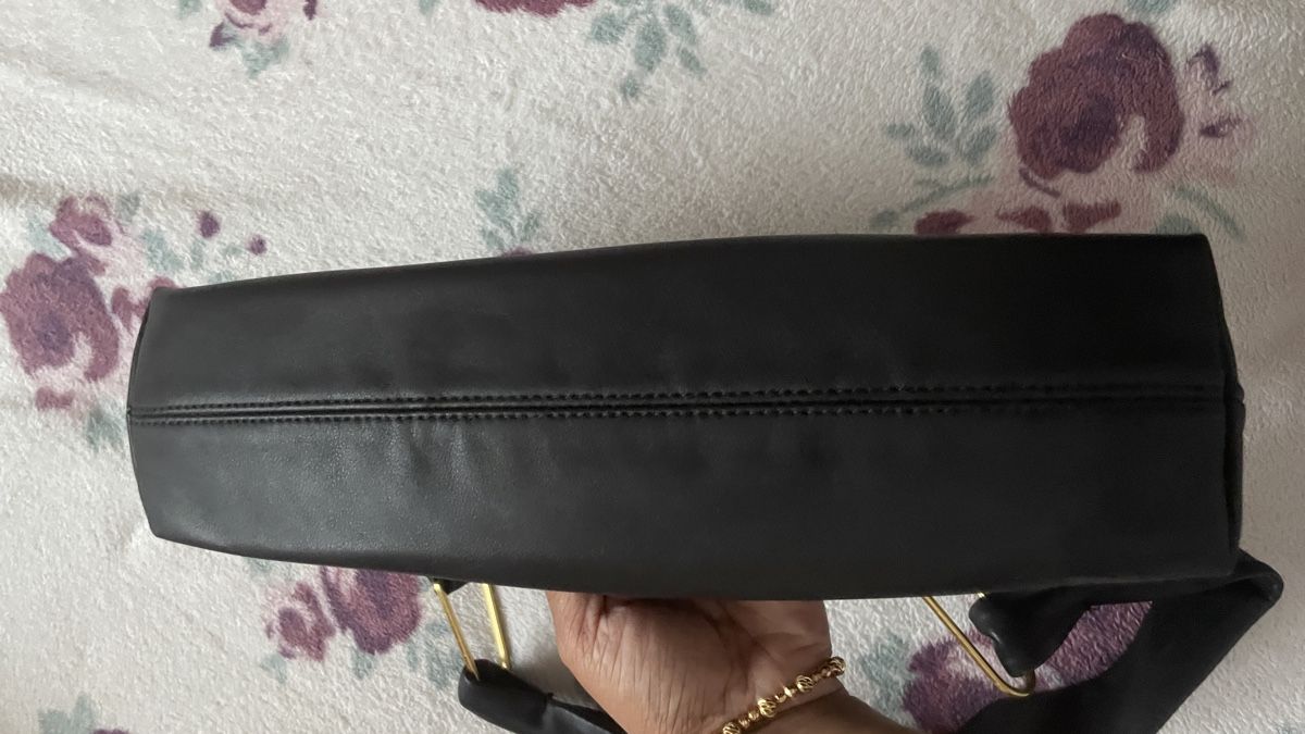 Mango Sacs femmes: Tasche schwarz – Neuf (Voir description) à Laupen BE par Miiya 1