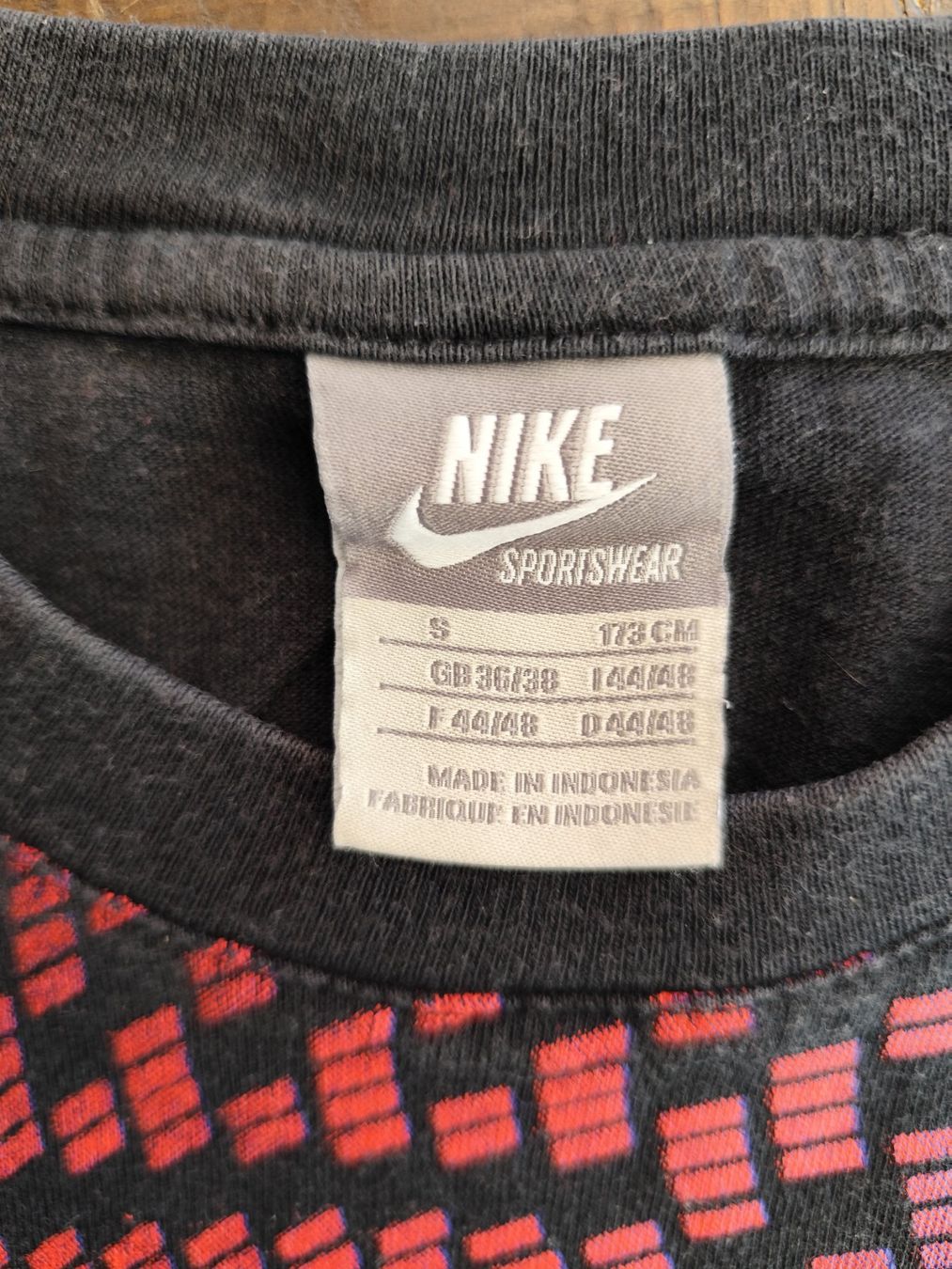Nike T-shirt: Ärmelloses Nike T-Shirt – Usato da Huttwil venduto da Yellow74 2