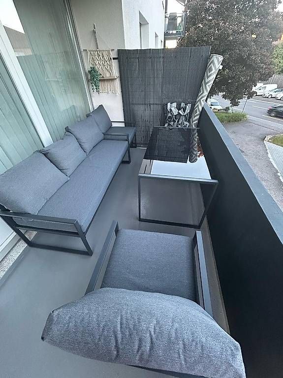 Tischset: Balkonmöbel Set grau mit Tisch und Sitzflaeche 4-teilig – Gebraucht aus Oberglatt ZH von eve_6nj8 1