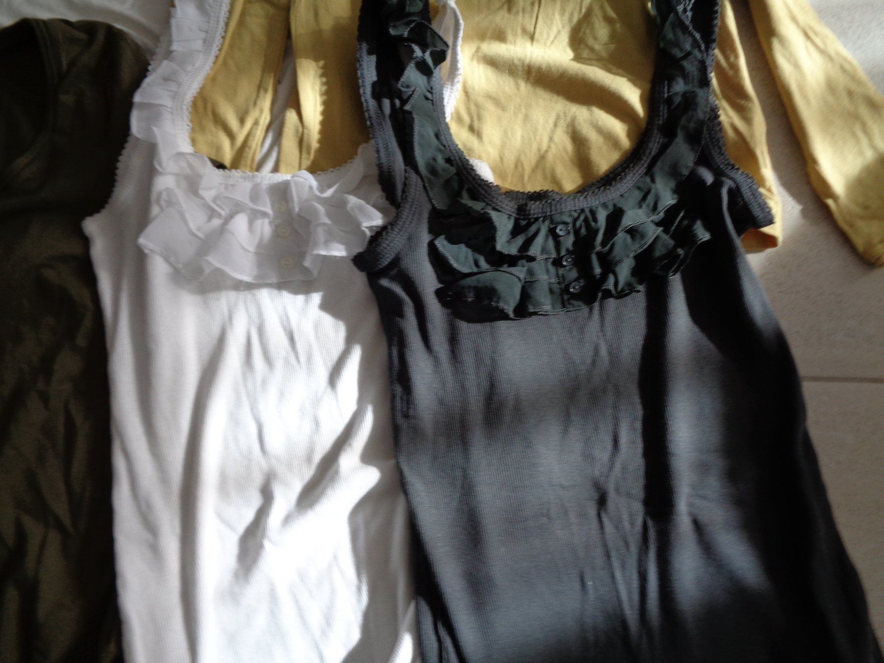 Lotti di vestiti: KLEIDER PAKET GR.XS/S – Usato da Rotkreuz venduto da Samballi 3