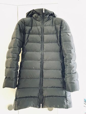 Daunen Wintermantel Prada neuwertig