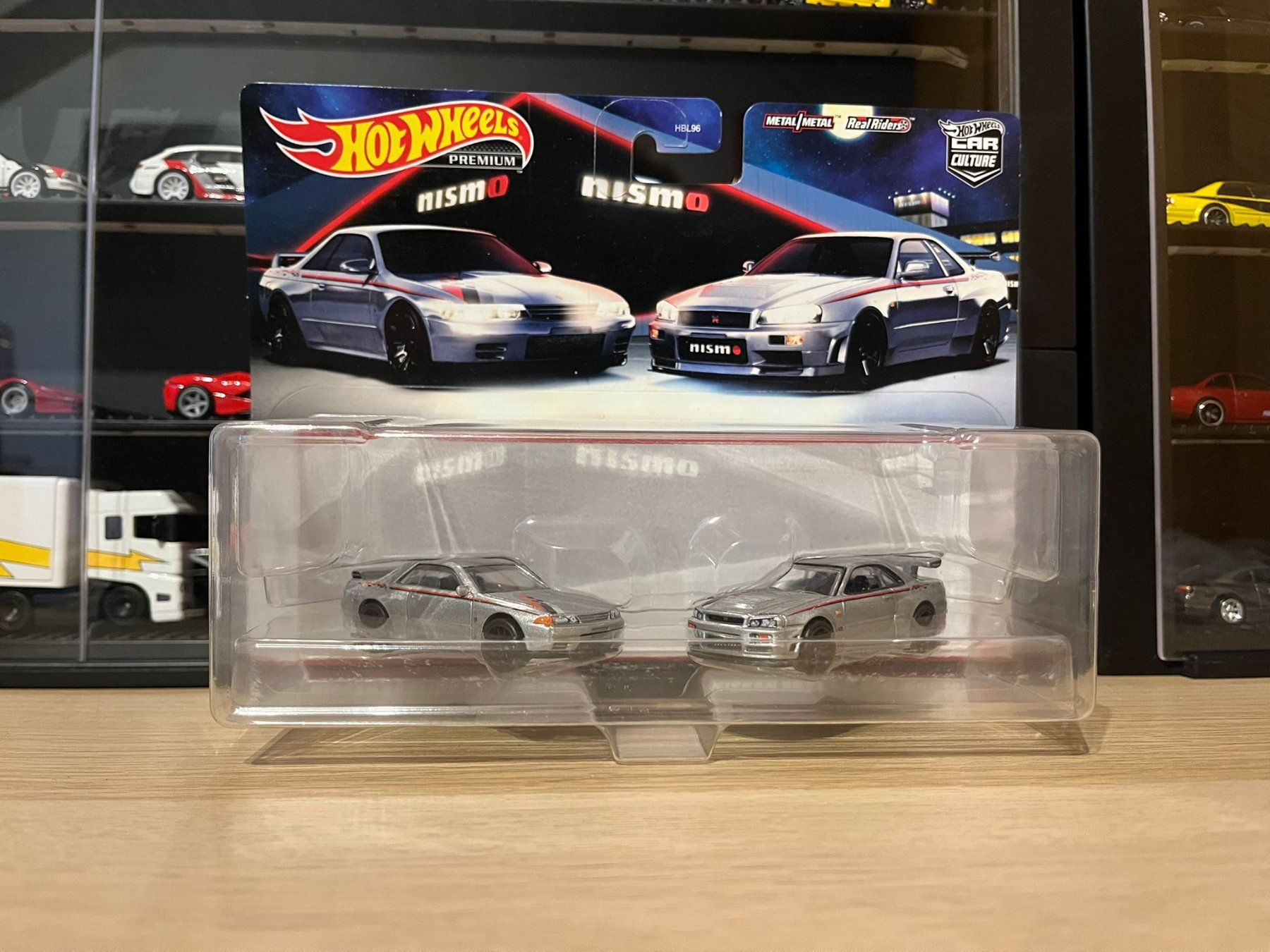 Hot Wheels Modellini d'auto: Hotwheels Premium 2 pack Nissan – Usato da Treyvaux venduto da nil_jy5p