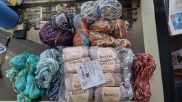 Wollpaket verschiedene Farben und Qualitäten, guter Zustand