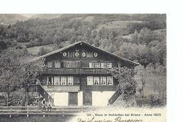 Hofstetten bei Brienz;  Oberländer Haus von 1825 Personen