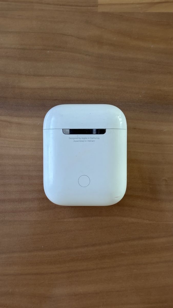 Apple Cuffie: Apple AirPods mit Ladecase – Usato da Bülach venduto da lau_58bf 2