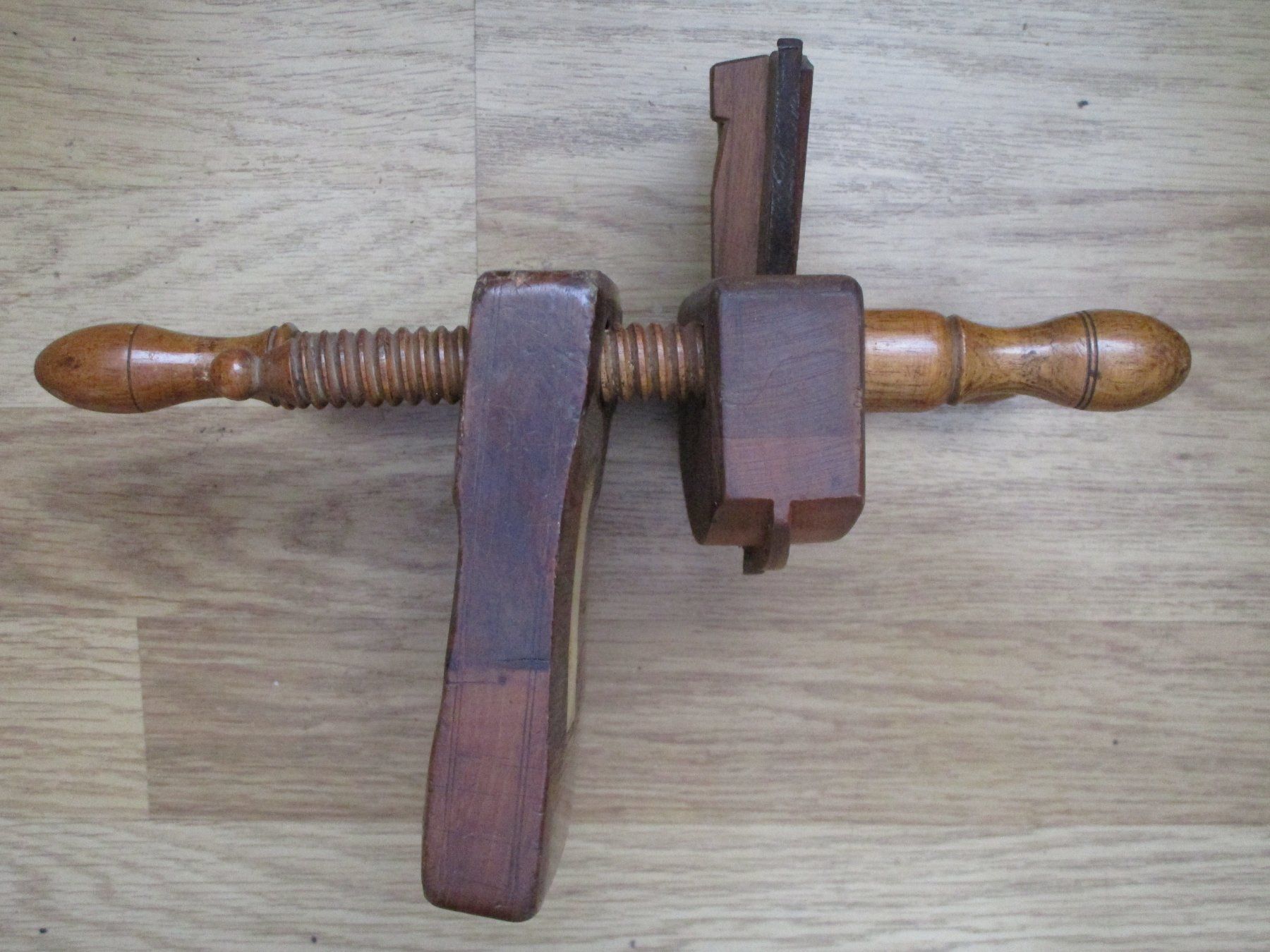 Tous les outils: Antiker Hobel 1840  Holz – D'occasion à Heimberg par Lupo57 1