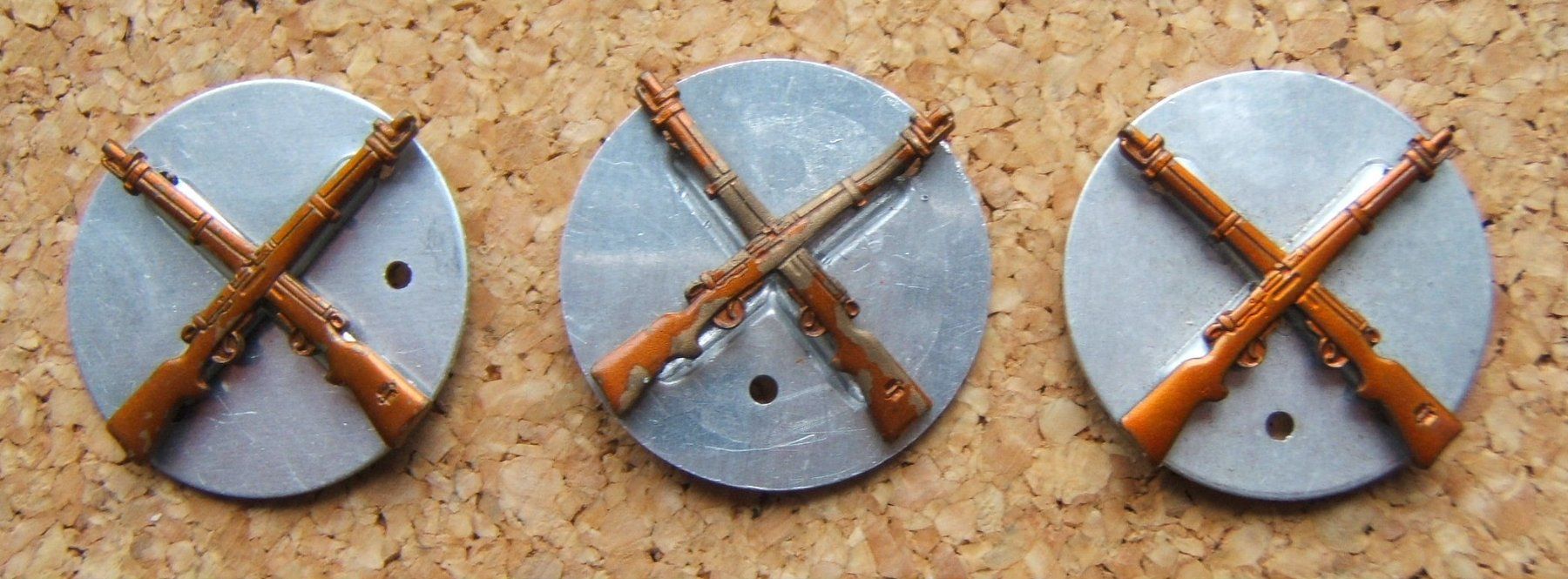 Schweizer Armee Plaketten & Abzeichen: 3 SCHWEIZER MILITÄR SCHÜTZENABZEICHEN – Gebraucht aus Brunnen von Nonne04