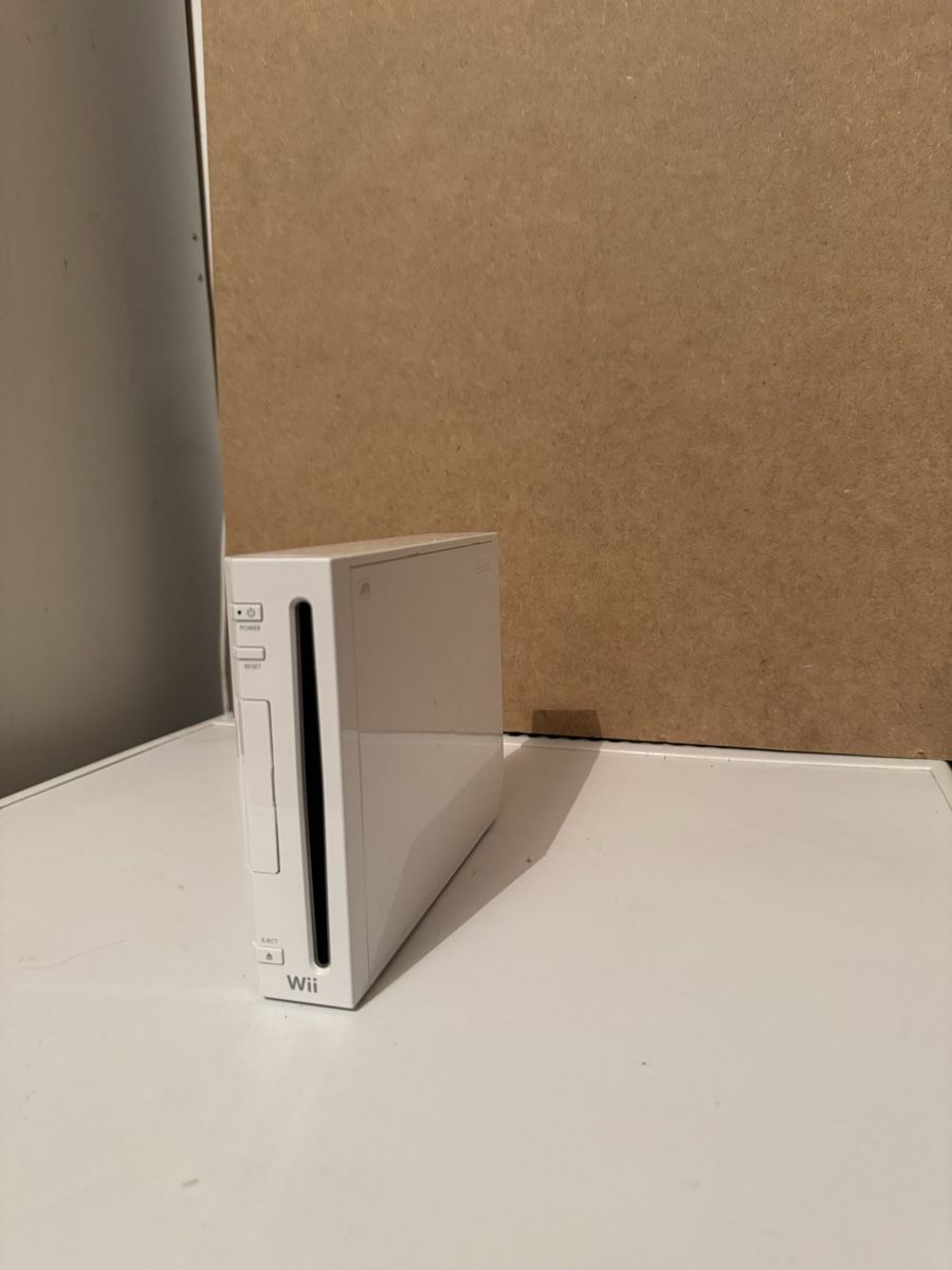 Nintendo Console: Console Wii de Nintendo en boîtier blanc – Usato da Bulle venduto da rmv_qsw7 1