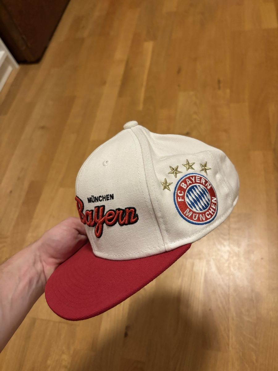 Bayern München Copricapi, berretti & cappellini: FC Bayern München Cap / Mütze / Kappe – Usato da Aarberg venduto da gocardz.shop 2