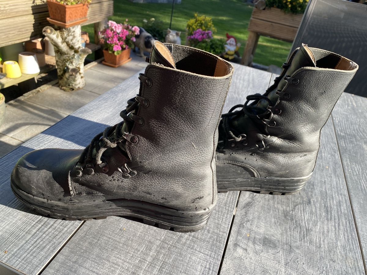 Minerva Herrenschuhe: Ordonnanzkampfstiefel Grösse 43 – Gebraucht aus Schmitten FR von noa_vm8b 1