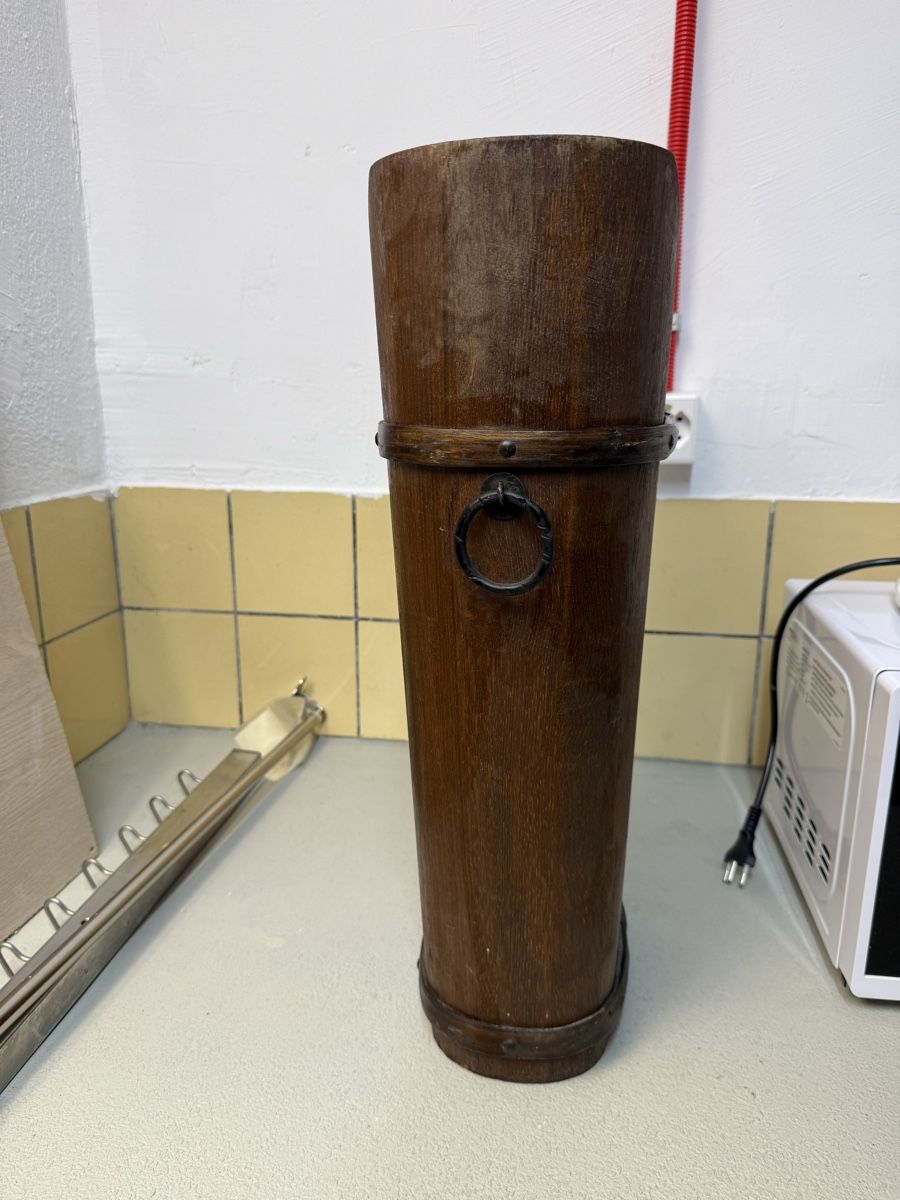 Altri mobili per ufficio: Schirmständer Antik Holz – Usato da Ebikon venduto da Rechsteiner90 1
