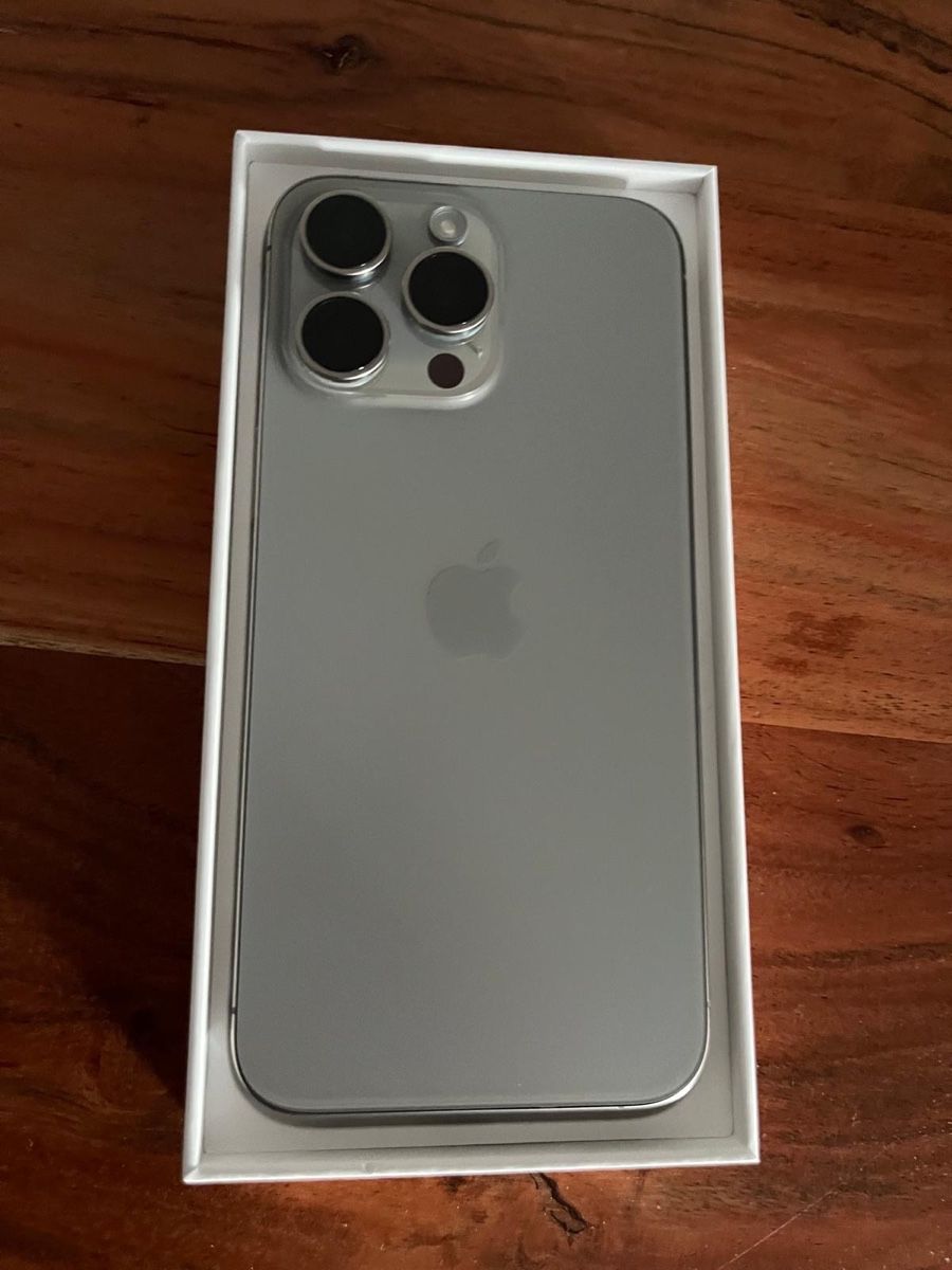 Apple Telefoni cellulari / Smartphones: IPhone 15 Pro Max – Nuovo (secondo la descrizione) da Flawil venduto da arben040 1