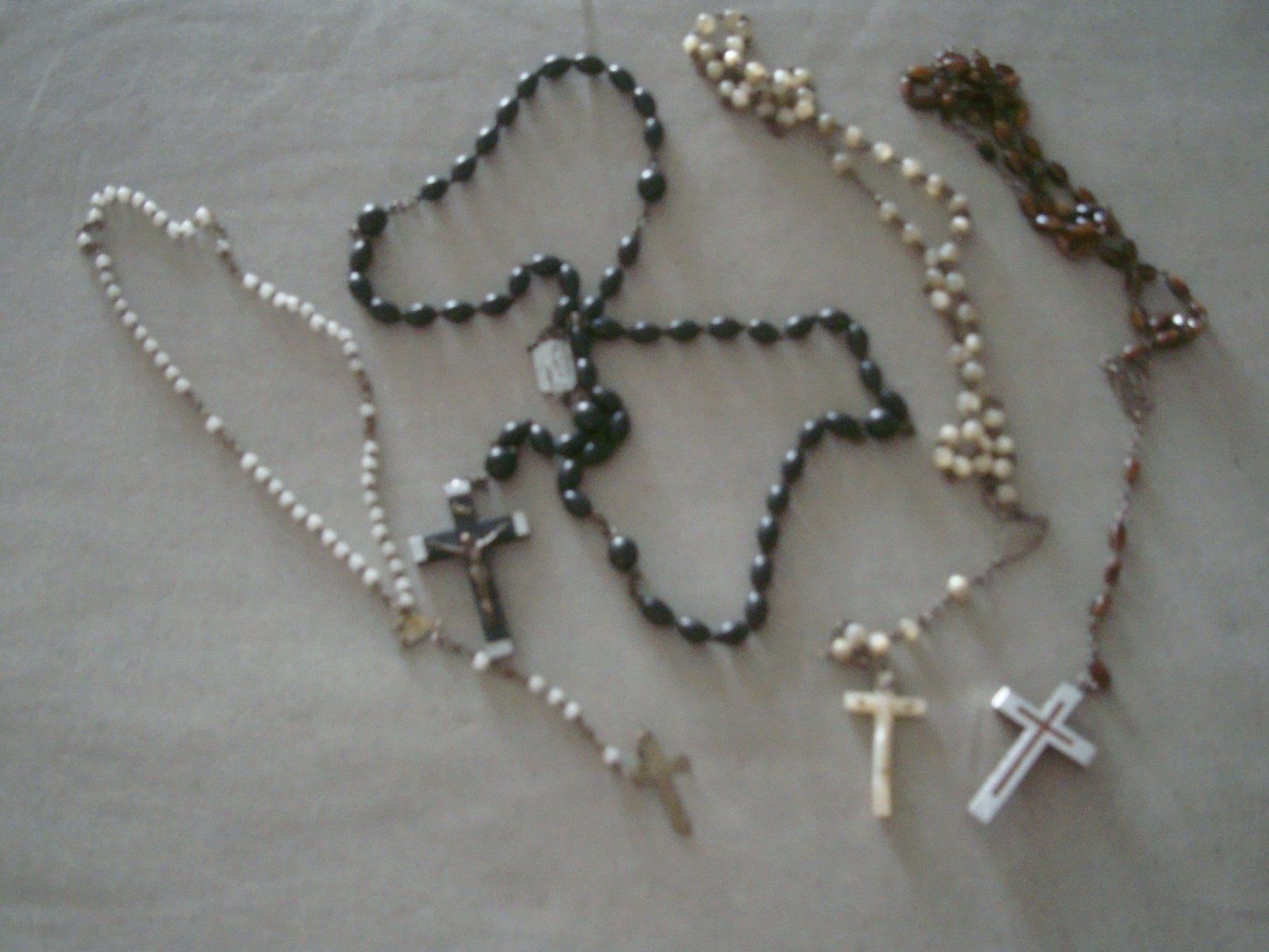 Sonstiger Schmuck: 4 Rosenkränze – Gebraucht aus Neuenegg von flohcante