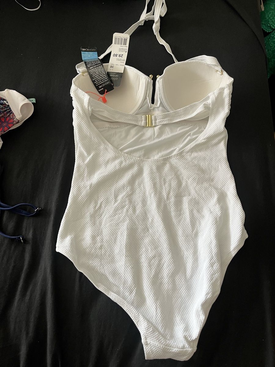 Maillots de bain & Bikinis: Badeanzug und Bikini-Oberteil weiss neu – Neuf (Voir description) à Olten par sae_82z2 2
