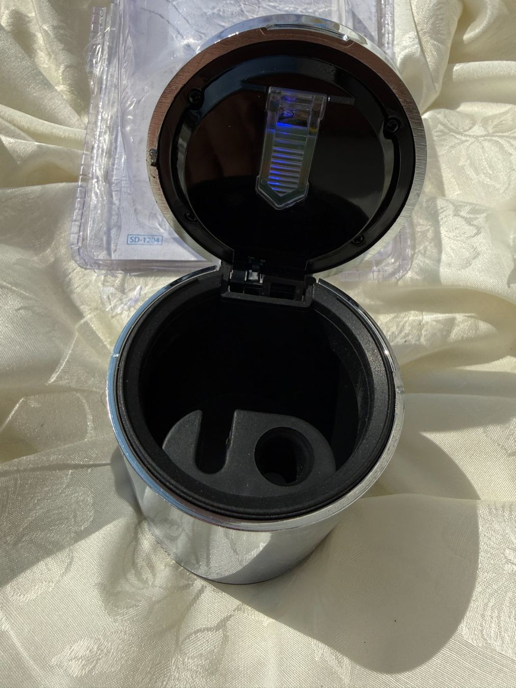 Portacenere: Auto-Aschenbecher mit blauer LED - NEU IN OVP – Nuovo (secondo la descrizione) da Vacallo venduto da cri_229f 2